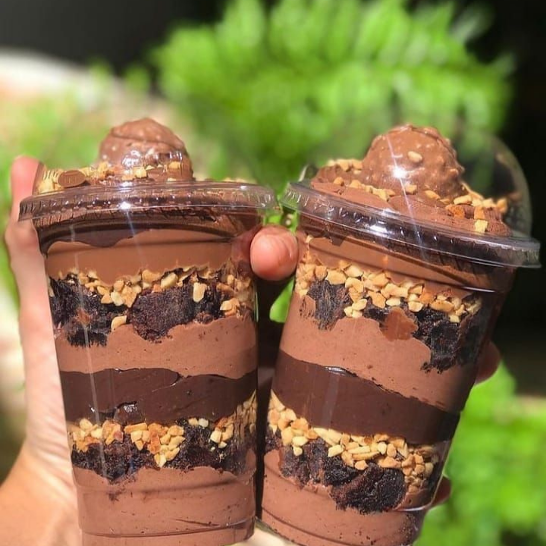 Copos da Felicidade – 10 Receitas Impecáveis para Lucrar com Sobremesas no Copo 💰✨