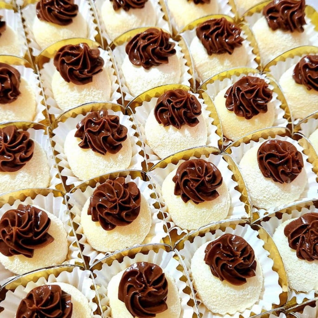 O Truque do Brigadeiro Gourmet – Mais de 30 Sabores Lucrativos para Vender Todo Dia 💰