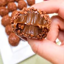 O Truque do Brigadeiro Gourmet – Mais de 30 Sabores Lucrativos para Vender Todo Dia 💰